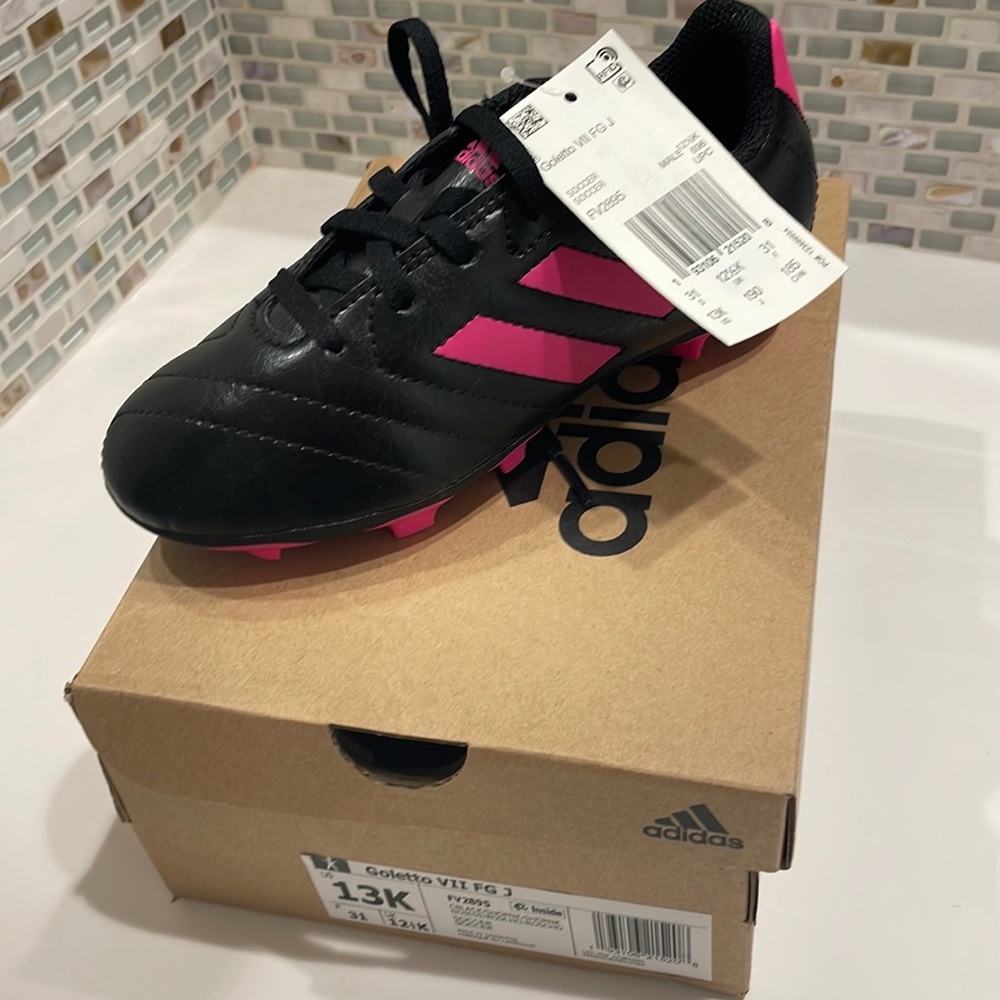 Nike girls soccer cleats